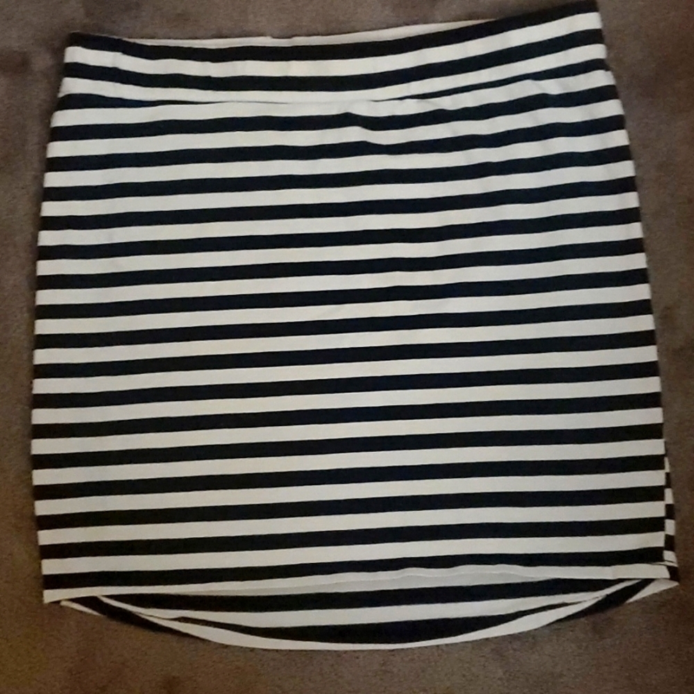 Adam Levine Black & Cream Striped Miniskirt, Size Small